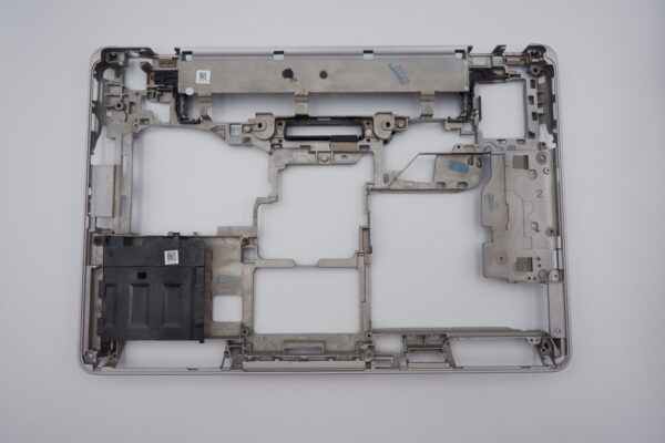 DELL Latitude E6440 laptop alsó ház AM0VG000403 07VNN5