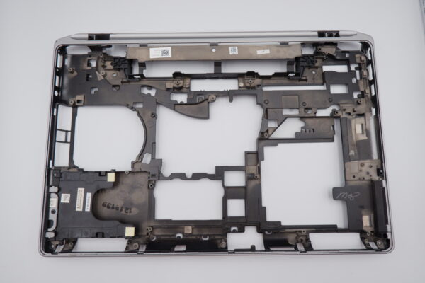 Dell Latitude E6530 laptop alsó ház CN-0FGYXK CN-0G3K7X