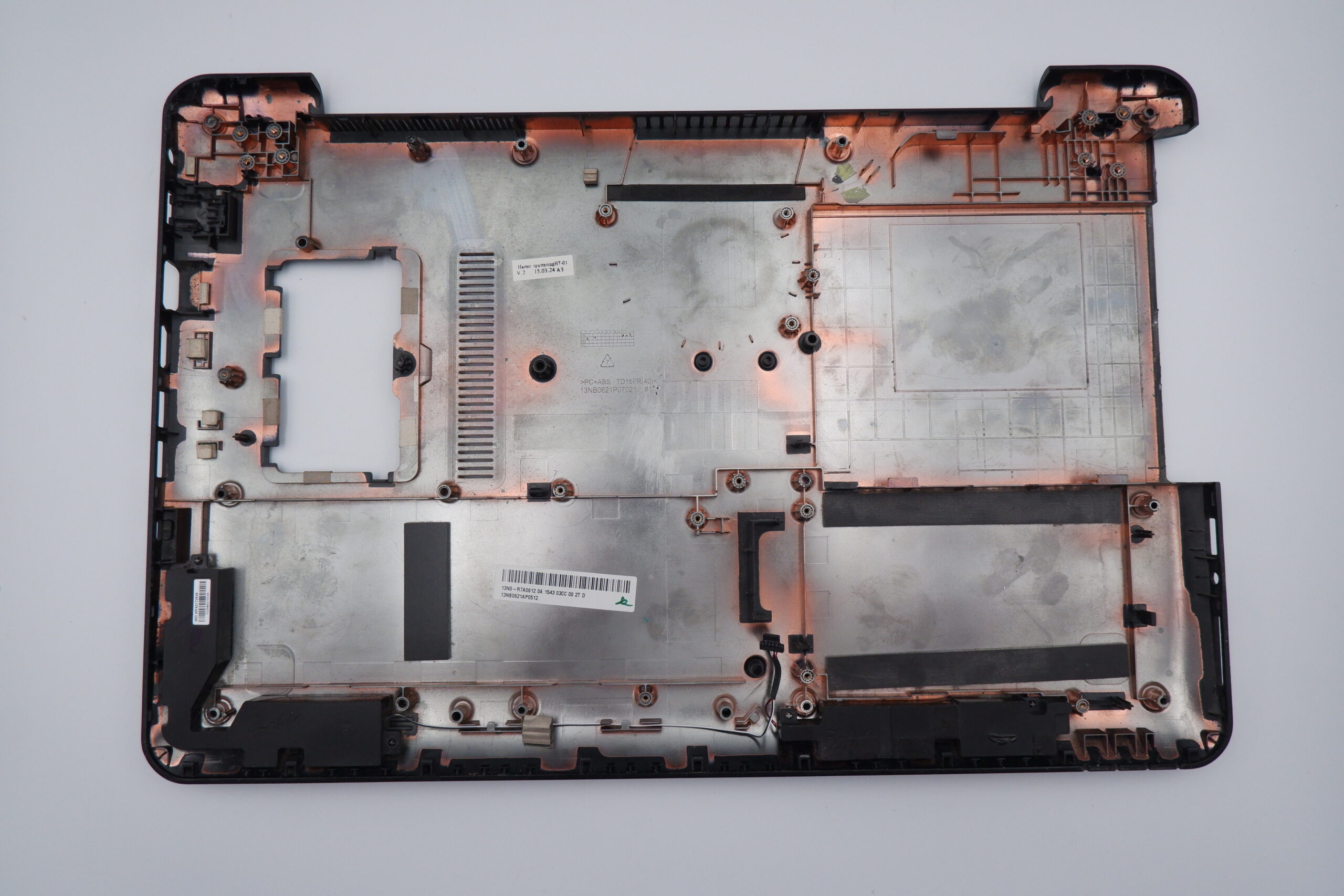 ASUS R556L laptop alsó ház 13N0-R7A0612 13NB0621AP0512