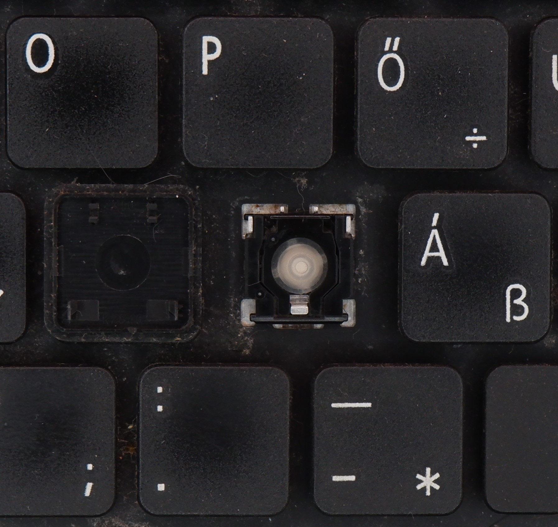 ACER eMachines E442 E443 E529 E640 E642 laptop billentyűzet gomb AEZR7400210