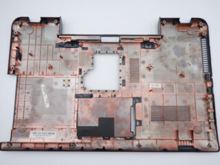 Toshiba Satellite S70-A-10T laptop alsó ház ZYU3ABD5BA0
