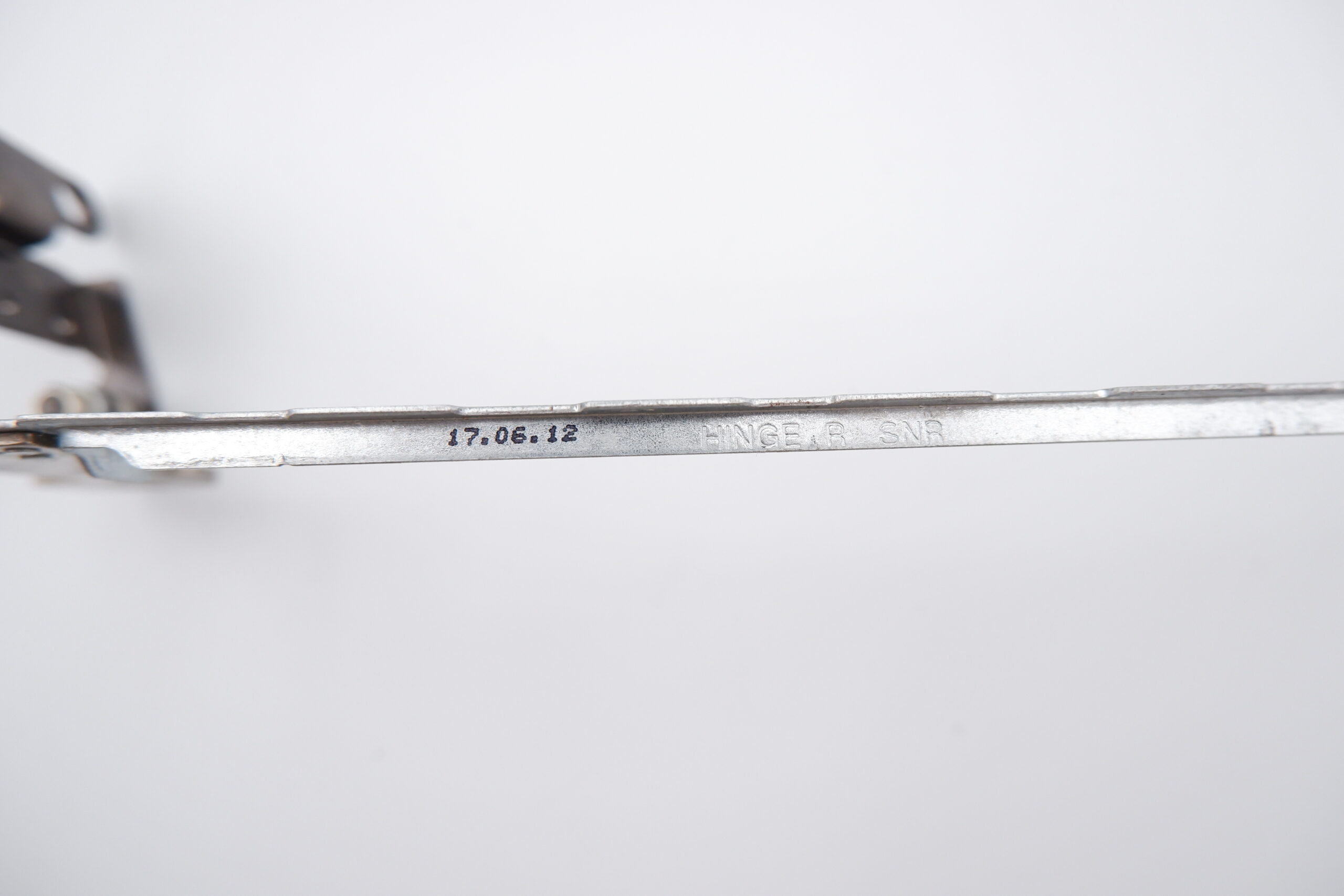 HP 17-x096ng laptop kijelző zsanér 433.08C06.0001 433.08C05.0001 - Image 3