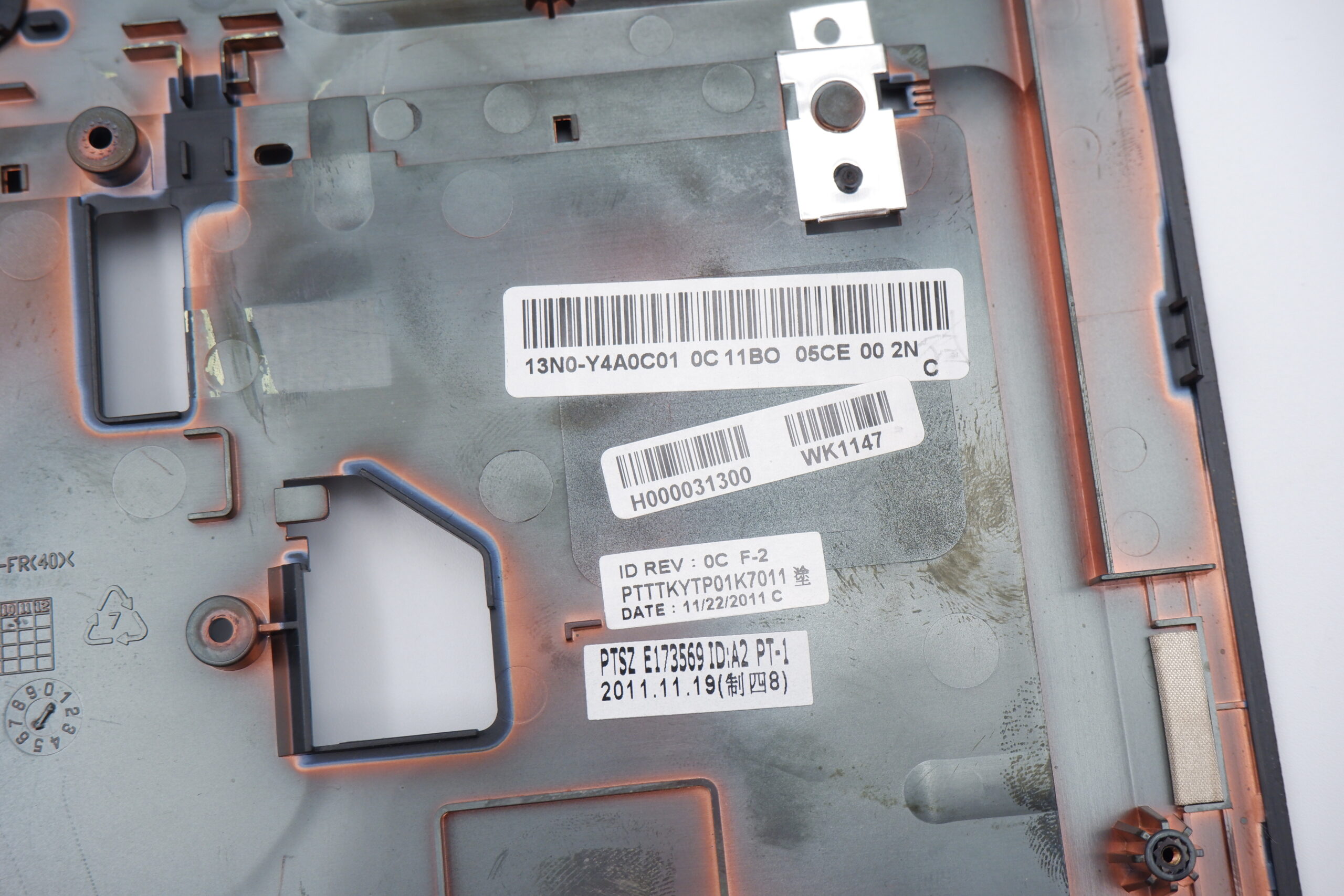 Toshiba Satellite C670D laptop felső ház 13N0-Y4A0C01 - Image 3